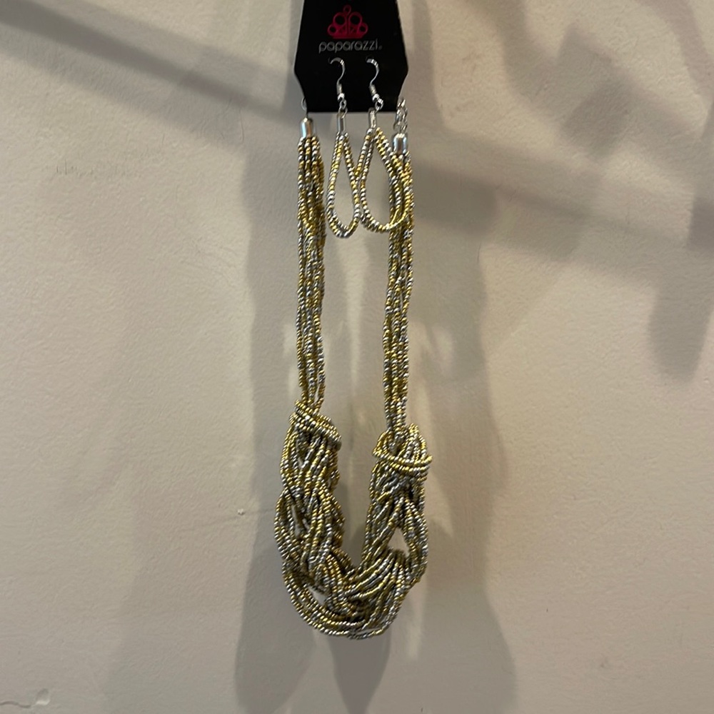 Paparazzi, mid length necklace with drop earrings
